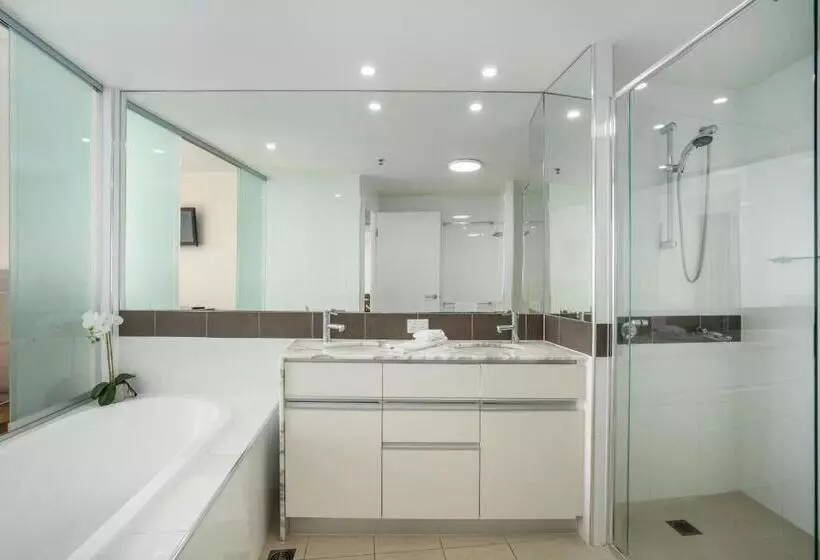 Отель Reflections Tower Two