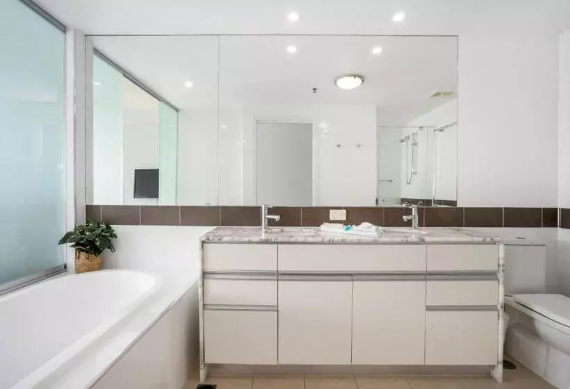 Отель Reflections Tower Two