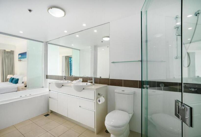 בית מלון כפרי Reflections Tower Two