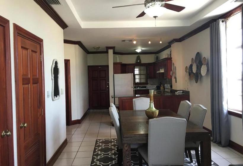 ホテル Renaissance Tower