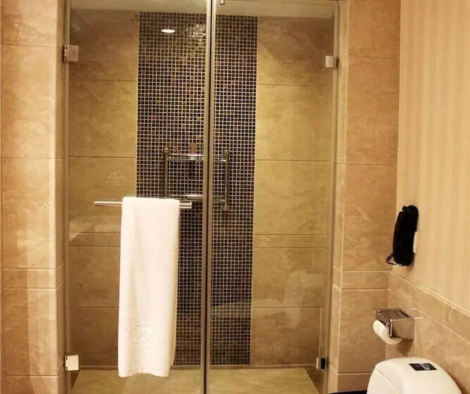 Отель Rich Gate