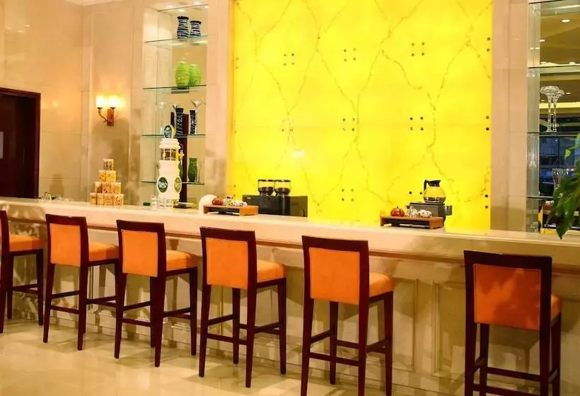 Отель Rich Gate