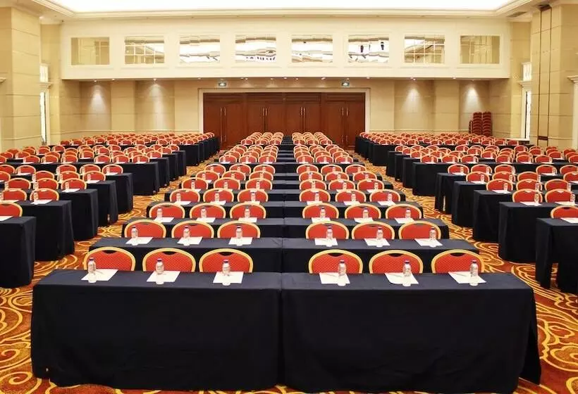 Отель Rich Gate