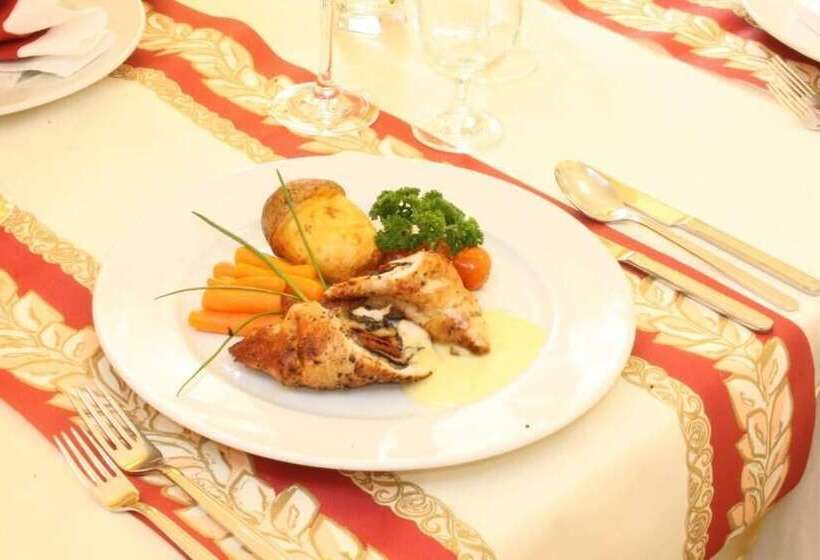 Отель Sandor Pavillon