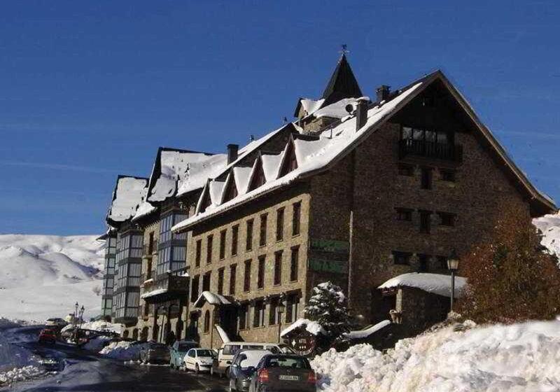 فندق Sno Villa De Sallent 4