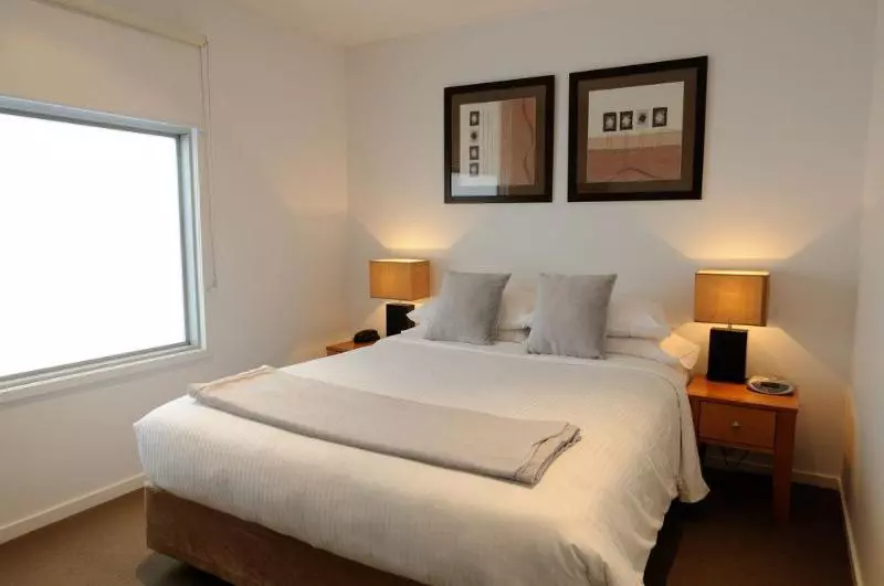 هتل The Victoria Apartments