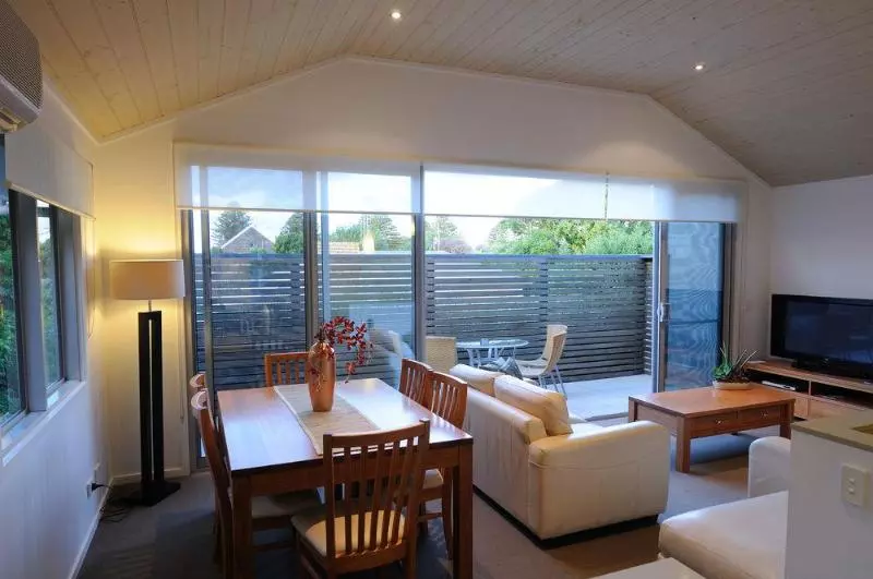 هتل The Victoria Apartments