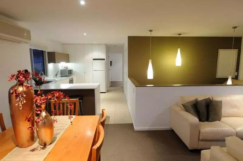 هتل The Victoria Apartments