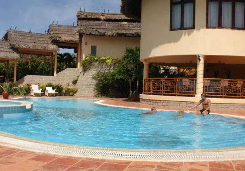 هتل White Sand Resort