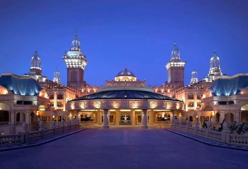 Hotel Wyndham Grand Tianjin Jingjin City