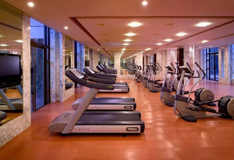 Hotel Wyndham Grand Tianjin Jingjin City