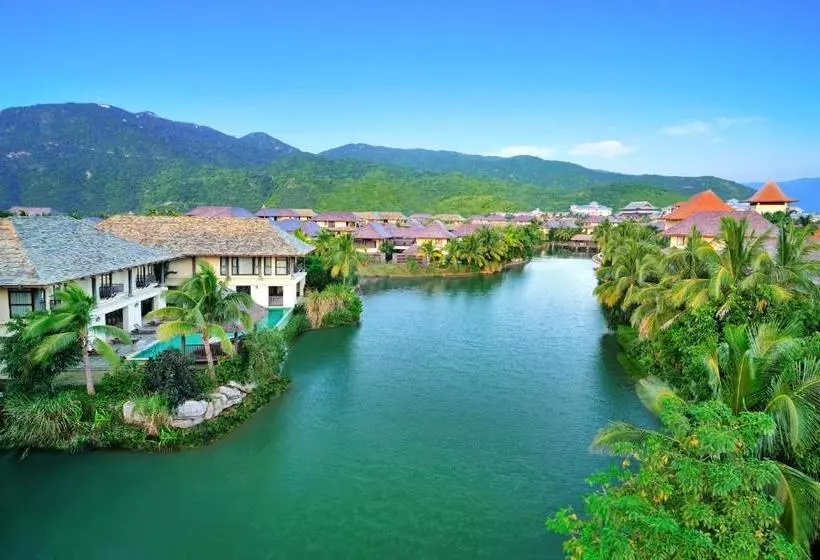 Sanya Yalong Bay Villas & Spa
