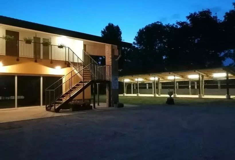 ホテル Agriturismo Castolda