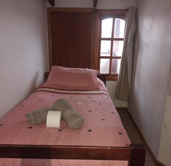 فندق Hostal Valentino Villarrica