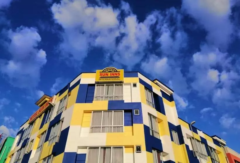 ホテル Sun Inns Meru Raya