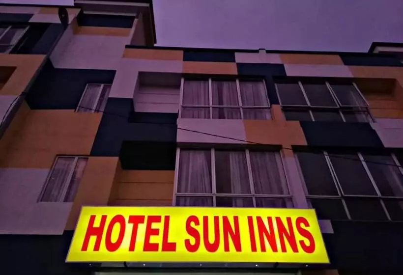 ホテル Sun Inns Meru Raya