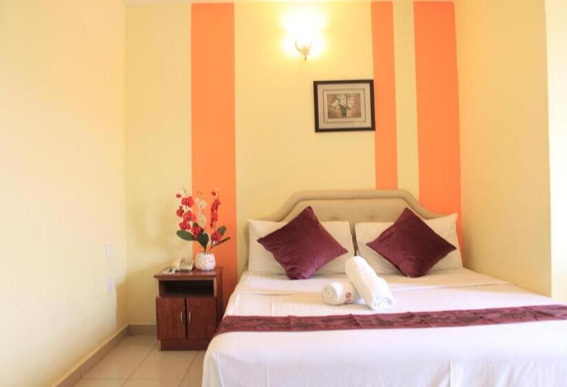 فندق Sun Inns Meru Raya