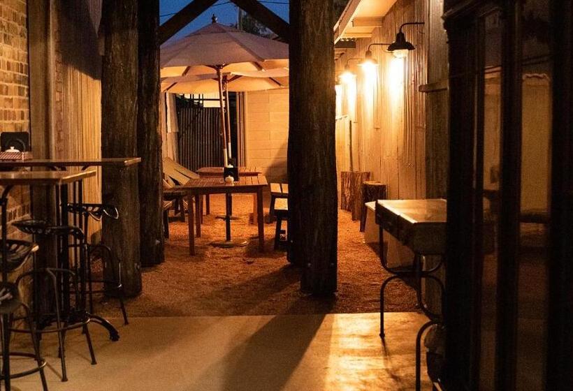 מוטל The Staging Post