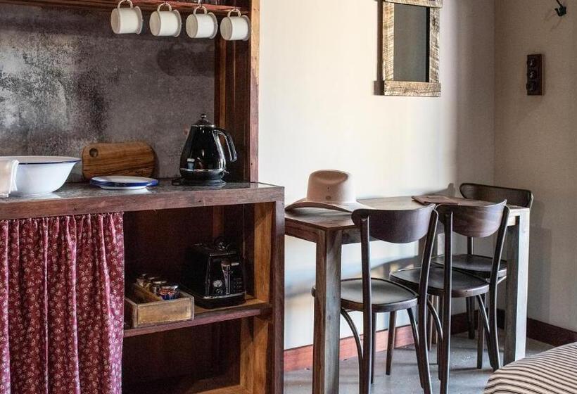 מוטל The Staging Post