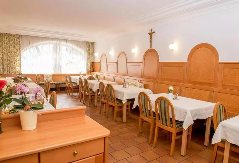 ユースホステル Gasthof Haudum