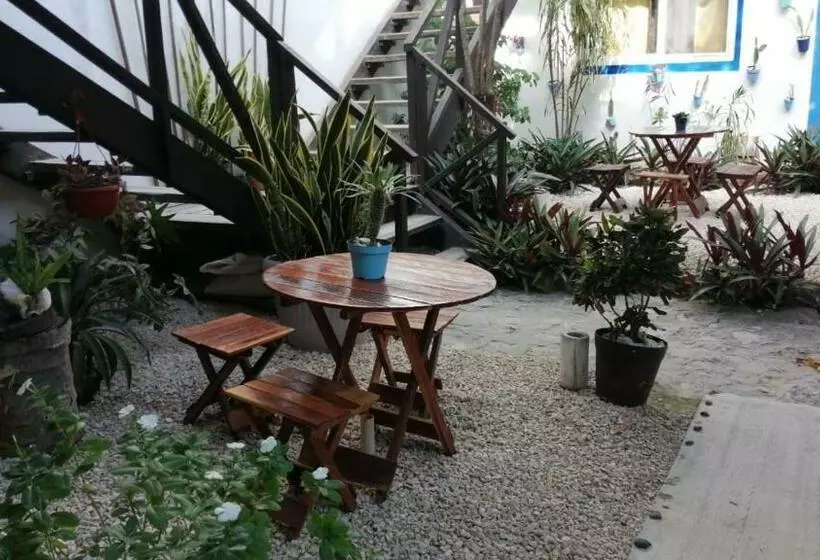 ユースホステル Hostal Jardin