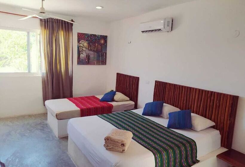 הוסטל Hostal Jardin