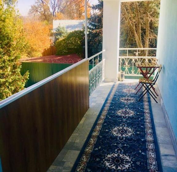 تختخواب و صبحانه Daisez