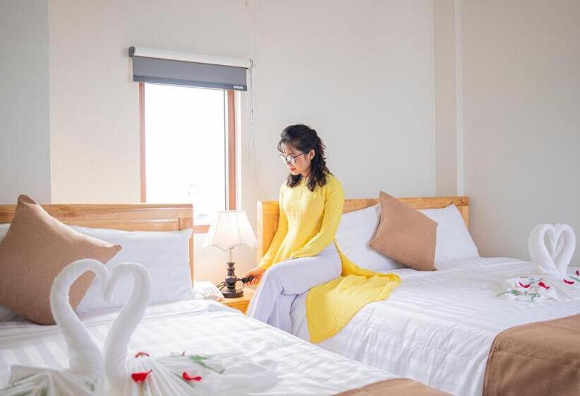 Biển Nhớ Hotel & Coffee