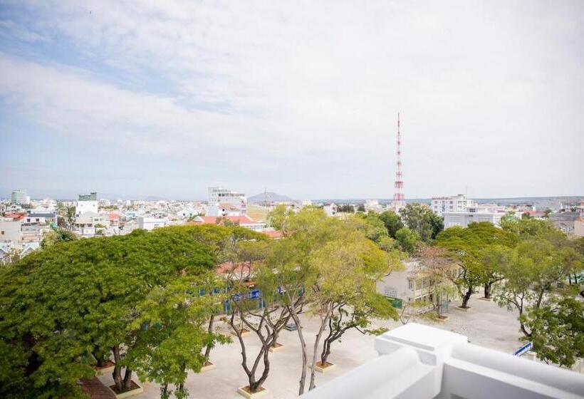 Biển Nhớ Hotel & Coffee