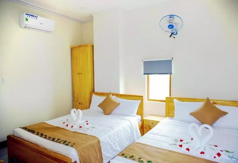Biển Nhớ Hotel & Coffee