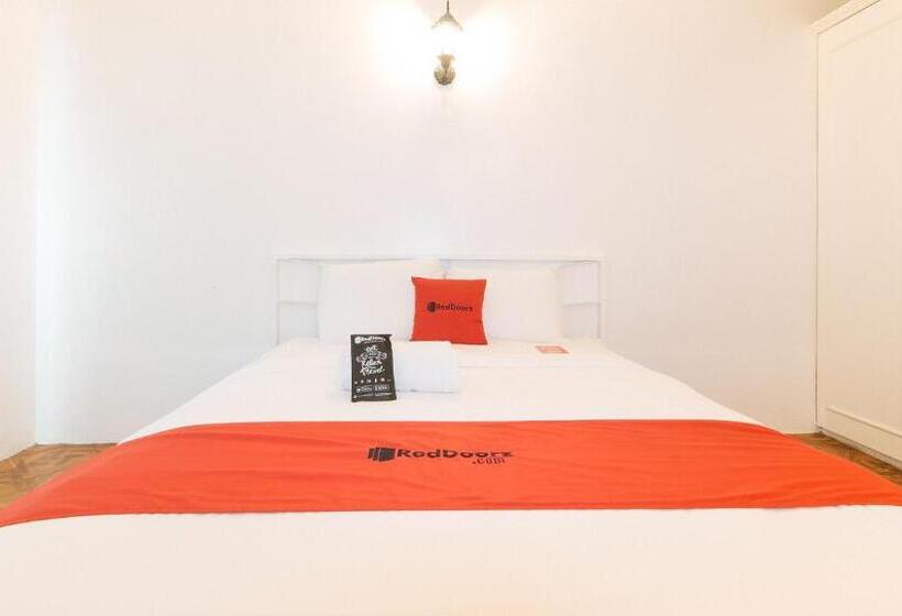 هتل Reddoorz At The Providence Tower