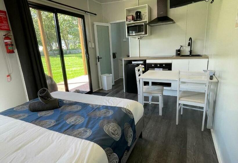 Marlo Caravan Park & Motel