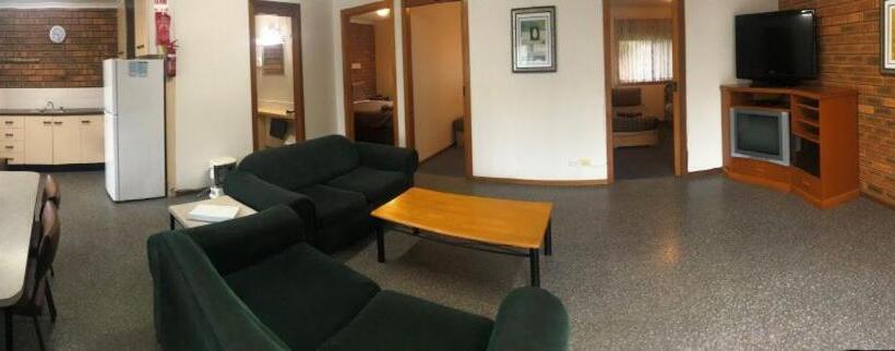 Marlo Caravan Park & Motel