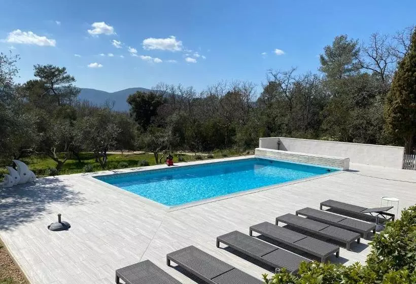 ペンション La Bergerie Des Oliviers