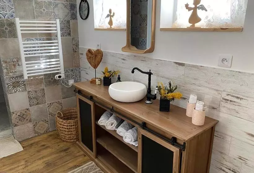 ペンション La Bergerie Des Oliviers