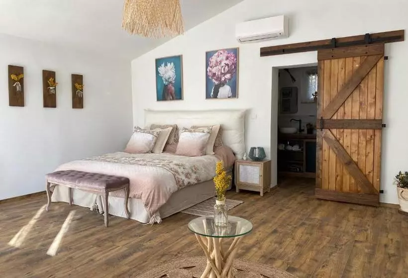 ペンション La Bergerie Des Oliviers