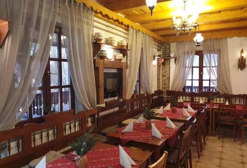 ユースホステル Fakanalas Fogadó