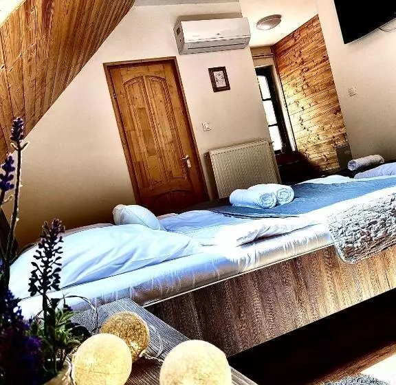 ユースホステル Fakanalas Fogadó