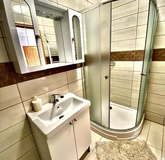 ユースホステル Fakanalas Fogadó