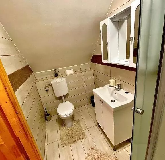 ユースホステル Fakanalas Fogadó