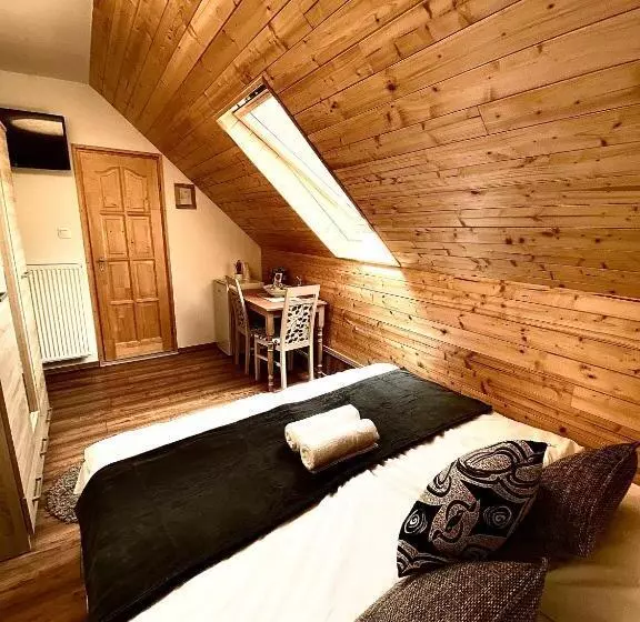 ユースホステル Fakanalas Fogadó