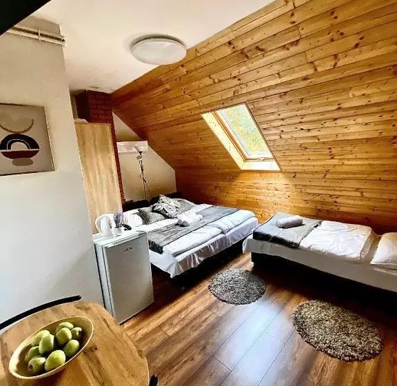 ユースホステル Fakanalas Fogadó