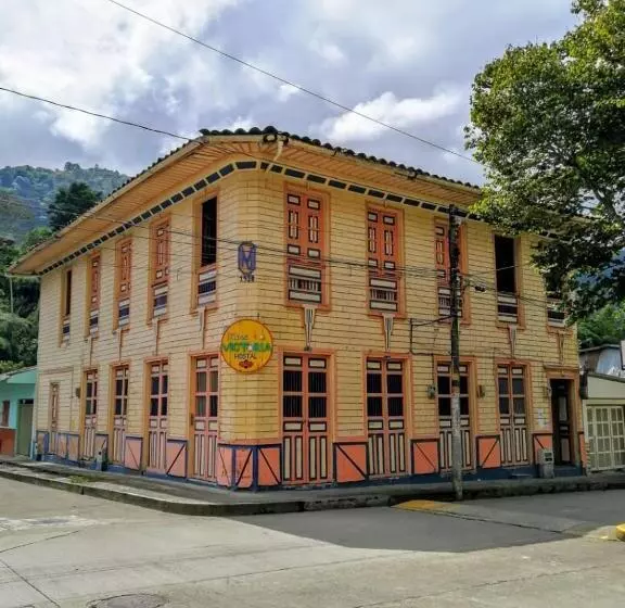 Hotelli Hostal Casa Victoria Pijao