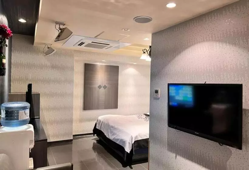 ホテル Opus  Adult Only