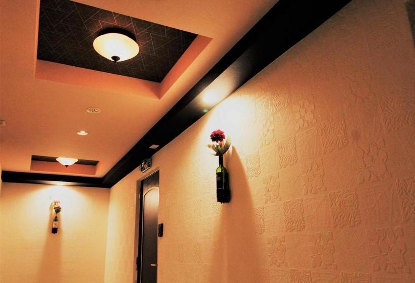 בית מלון כפרי Opus  Adult Only