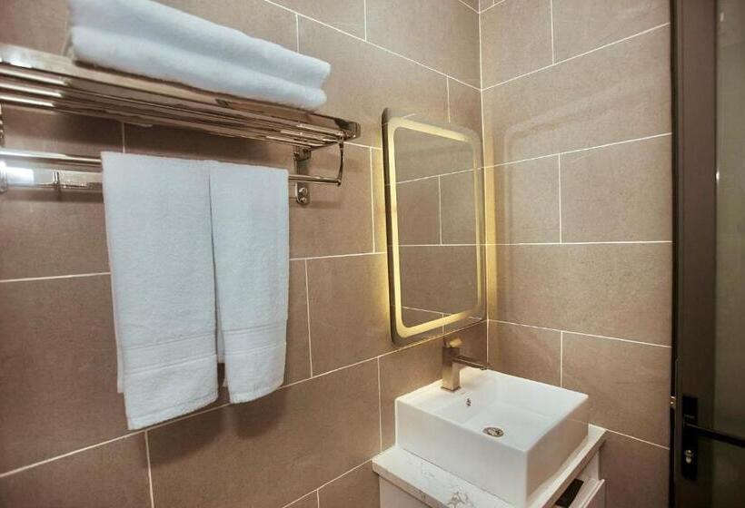 Lee Charming Hotel Nha Trang