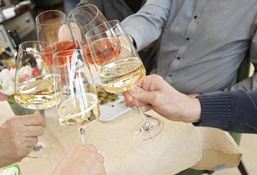 Farmer Hotel Basedow