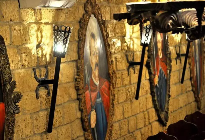 Hotelli готельно ресторанний комплекс «галицький замок»