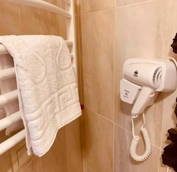 Hotelli готельно ресторанний комплекс «галицький замок»