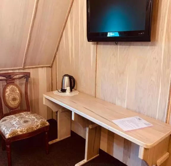 Hotelli готельно ресторанний комплекс «галицький замок»